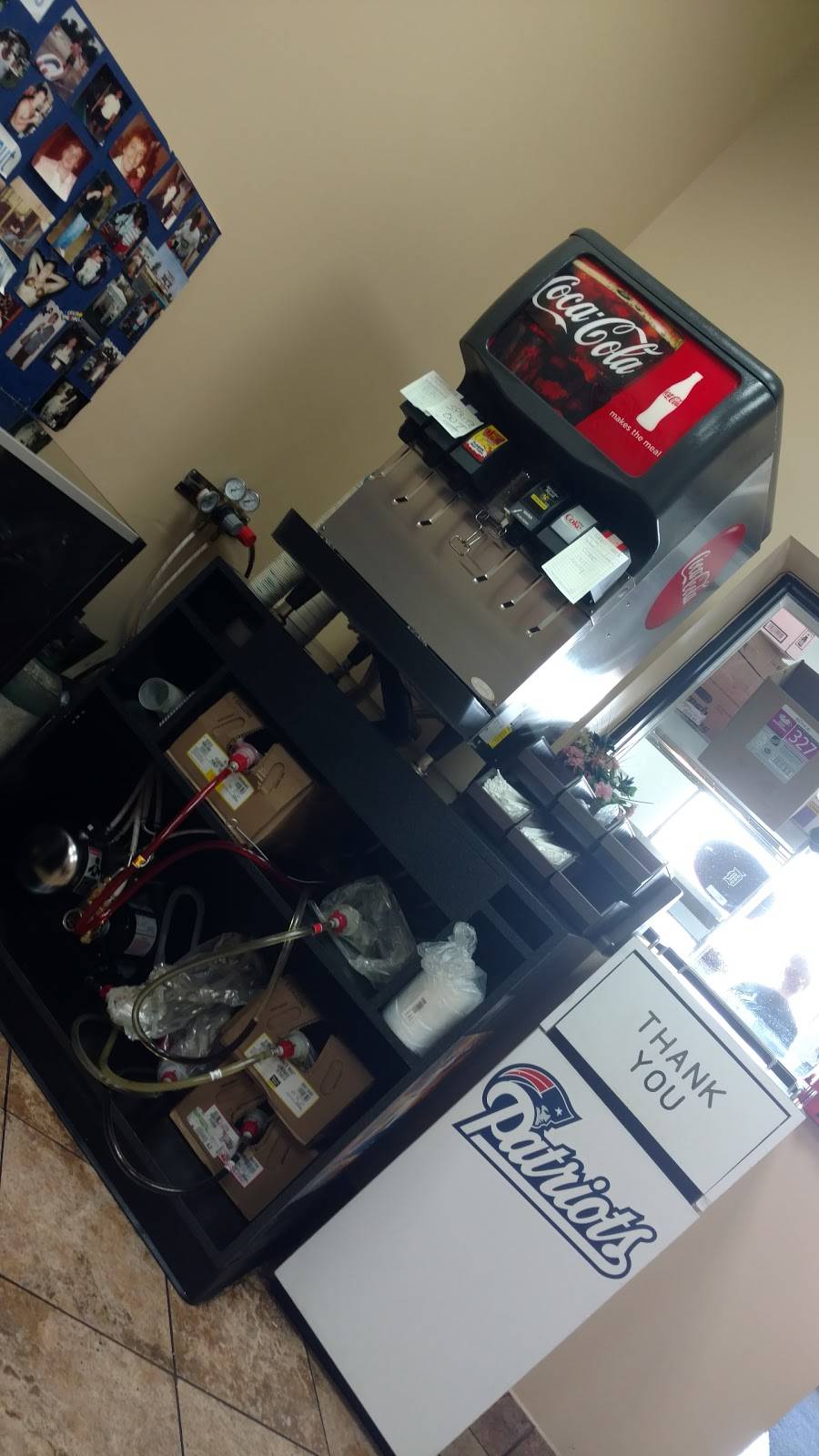 Capt. Nemos | restaurant | 4422 S Wayne Rd, Wayne, MI 48184, USA | 7343313945 OR +1 734-331-3945