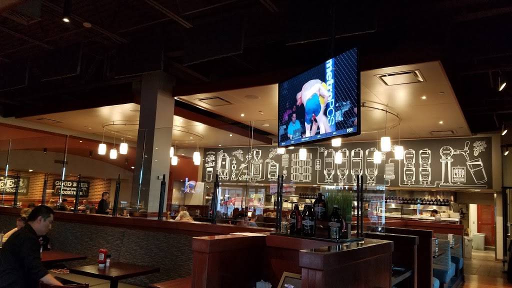 Rock Bottom Restaurant & Brewery | restaurant | 639 E Boughton Rd Ste # 100, Bolingbrook, IL 60440, USA | 6307396036 OR +1 630-739-6036