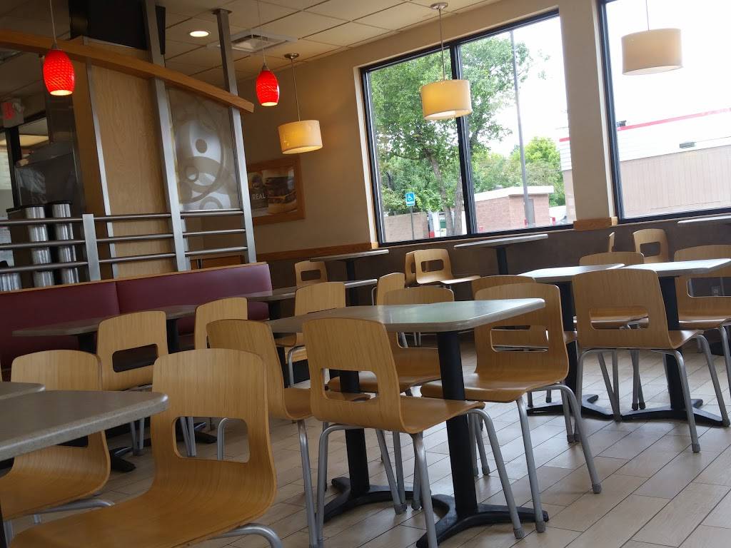 Wendys | restaurant | 21909 Ecorse Rd, Taylor, MI 48180, USA | 3132991330 OR +1 313-299-1330