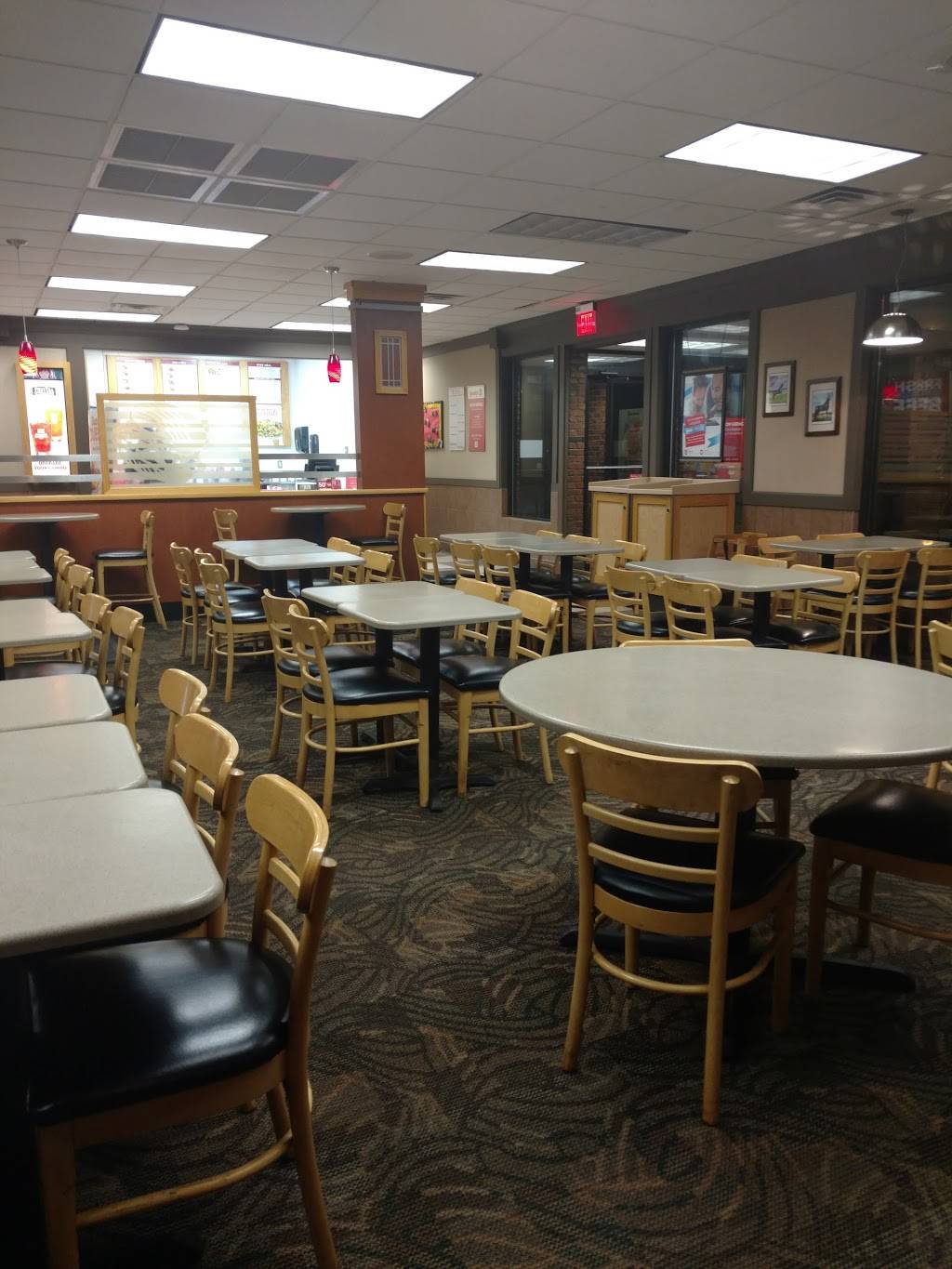 Wendys | restaurant | 1047 Madison St, Shelbyville, TN 37160, USA | 9316859886 OR +1 931-685-9886