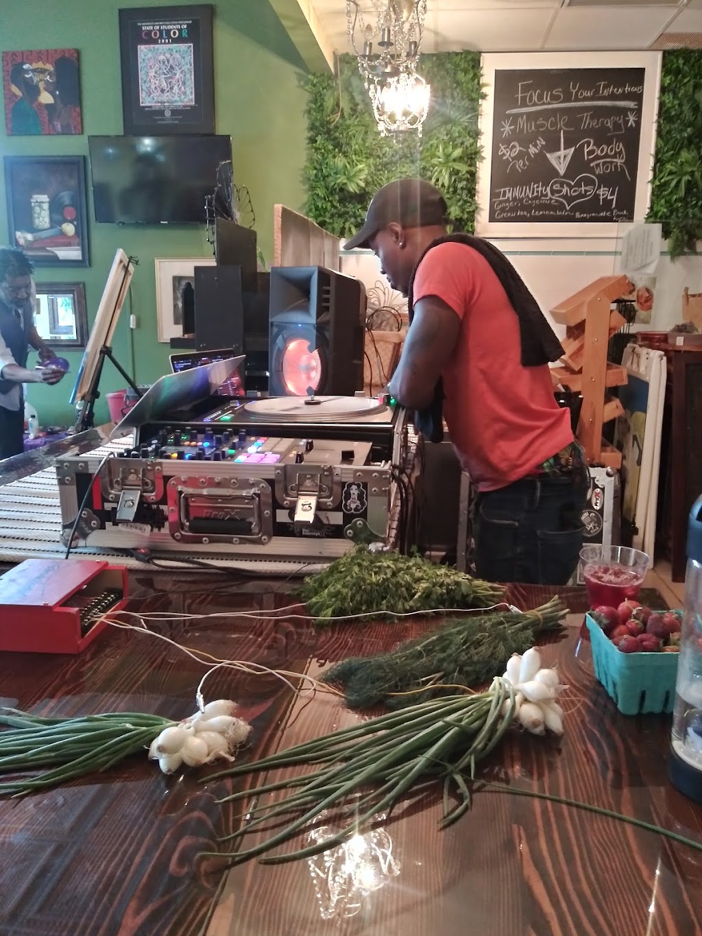 Infusedlife Plant Based Emporium | restaurant | 3800 S 28th Ave, Minneapolis, MN 55406, USA | 6122087302 OR +1 612-208-7302