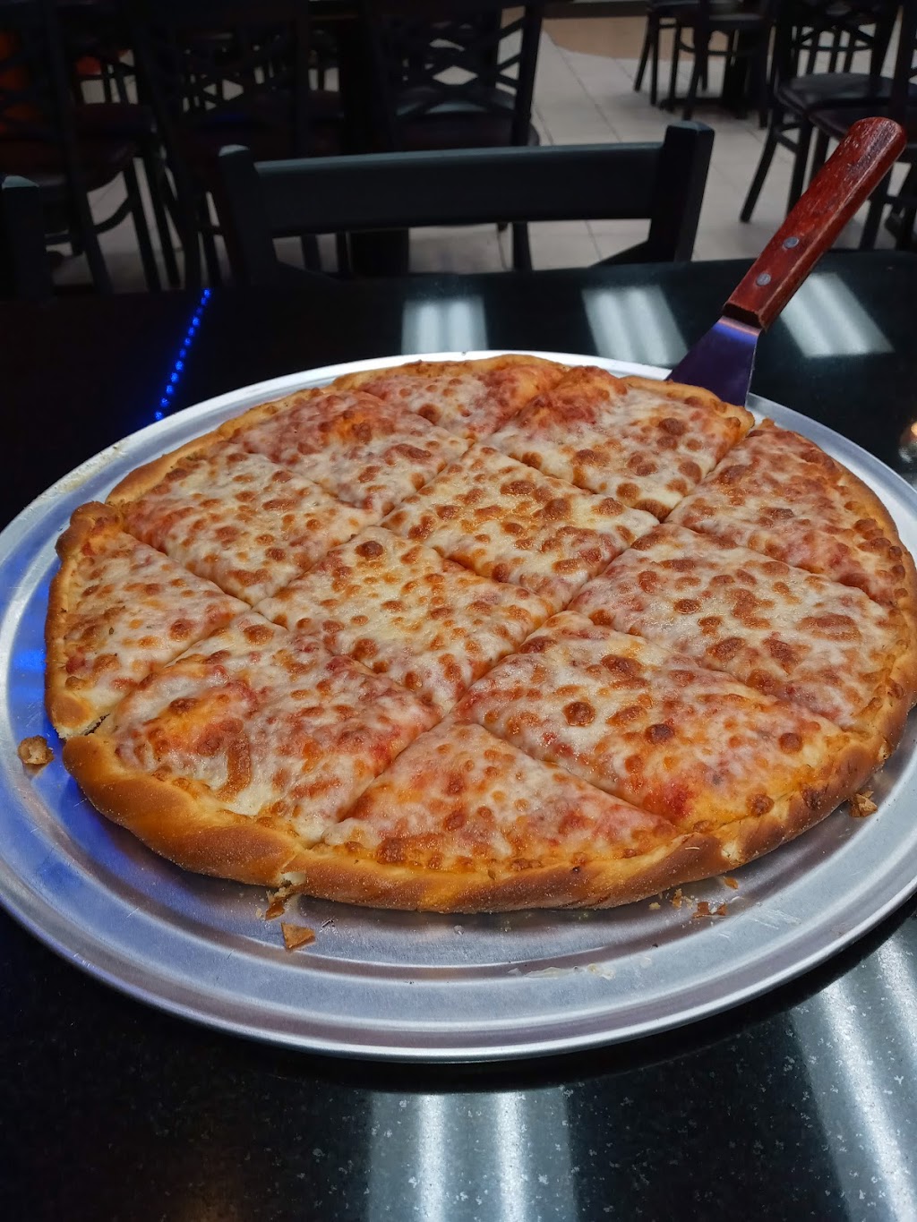 Burger boy lounge | night club | 2657 W Devon Ave, Chicago, IL 60659, USA | 7738560236 OR +1 773-856-0236