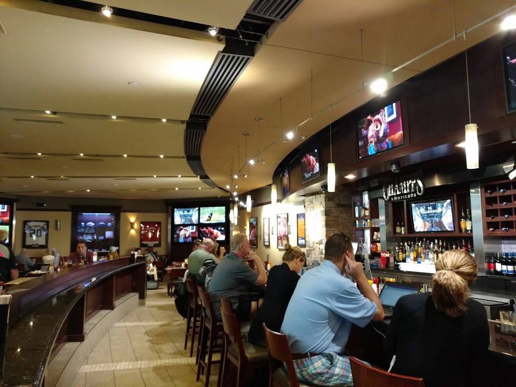 Champps Americana | restaurant | North Terminal, across from Gates D6/D8, W G Rogell Dr, Detroit, MI 48242, USA | 7342471107 OR +1 734-247-1107