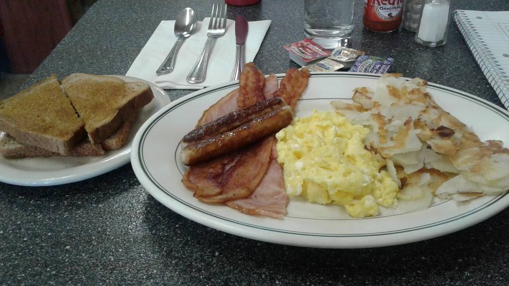 Markovskis Family Restaurant | restaurant | 25032 W Warren St, Dearborn Heights, MI 48127, USA | 3132748408 OR +1 313-274-8408