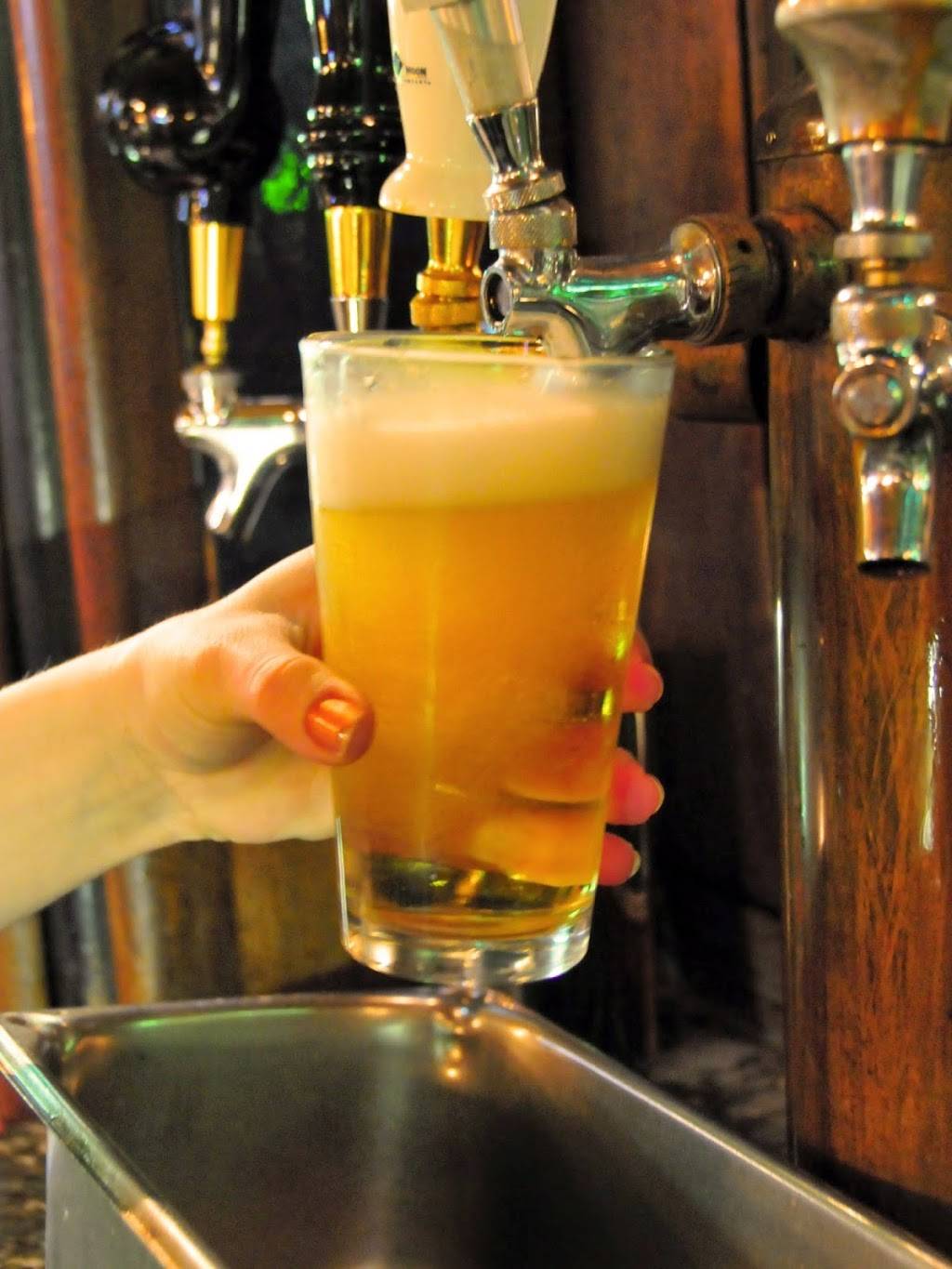 Mulligans Pub | restaurant | 109 Center Ave, Bay City, MI 48708, USA | 9898934555 OR +1 989-893-4555