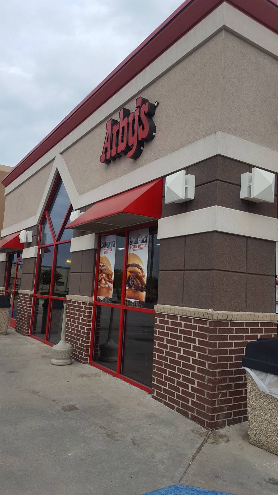 Arbys | restaurant | 3940 N McCarty St, Houston, TX 77013, USA | 7136700235 OR +1 713-670-0235