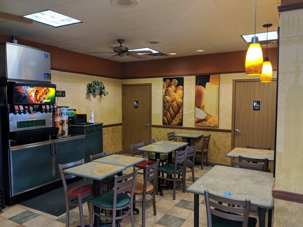 Subway | restaurant | 494 E Hurst St, Bushnell, IL 61422, USA | 3097722401 OR +1 309-772-2401
