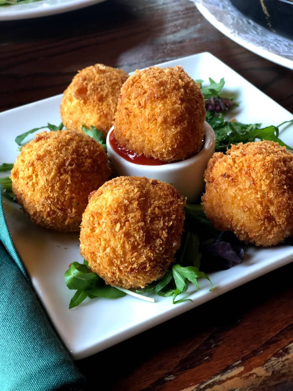 Finn McCools | restaurant | 2702 Main St, Santa Monica, CA 90405, USA | 3104521734 OR +1 310-452-1734