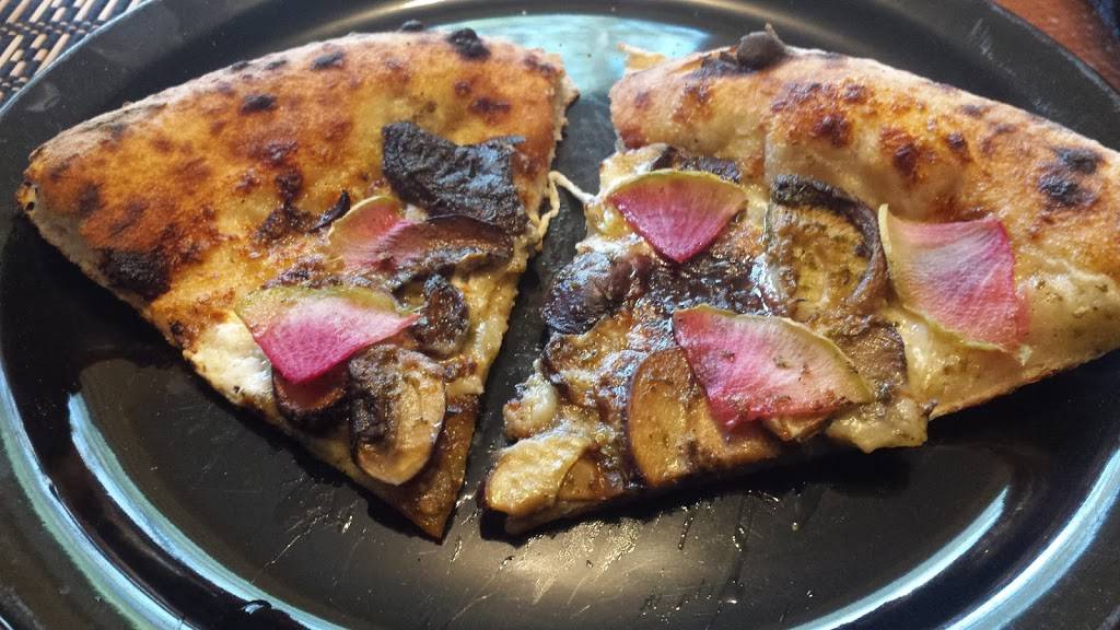 Urban Village Brewing Company | restaurant | 1001 N 2nd St, Philadelphia, PA 19123, USA | 2676871961 OR +1 267-687-1961