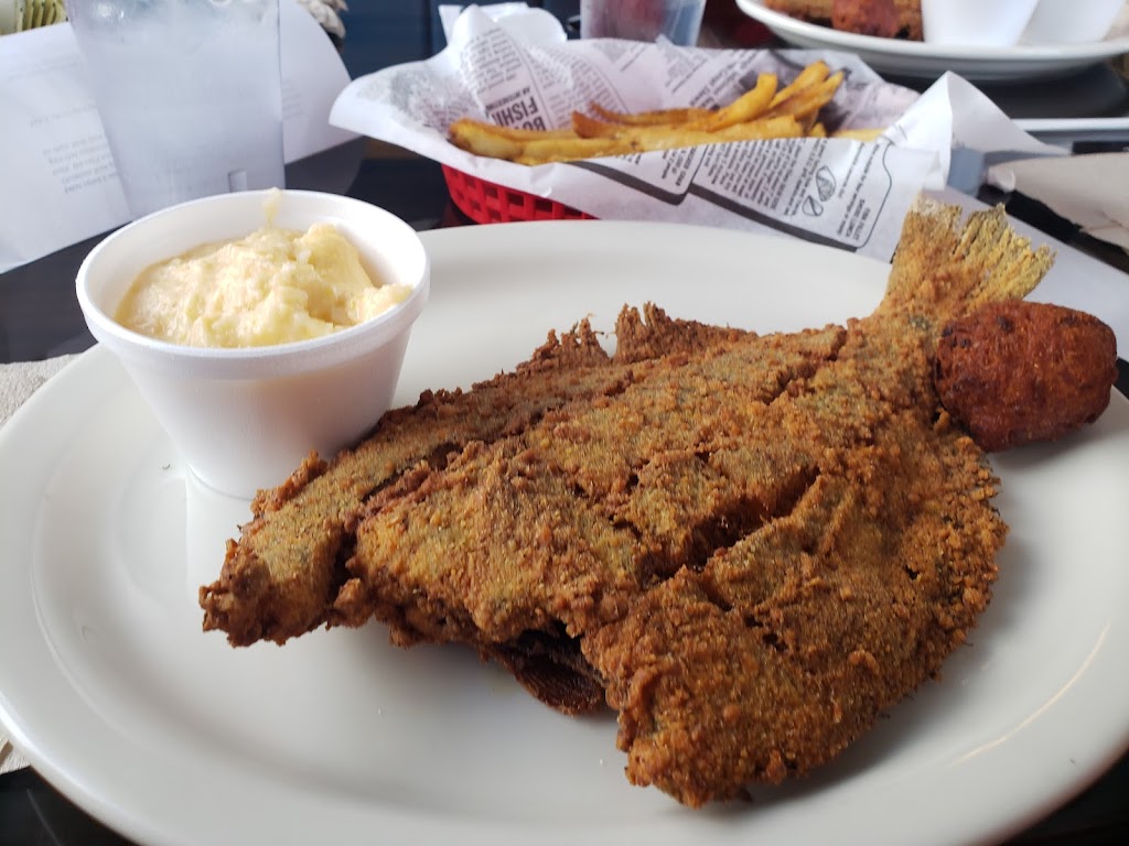 Raffields Seafood | restaurant | 1031 15th St, Panama City, FL 32401, USA | 8502152427 OR +1 850-215-2427