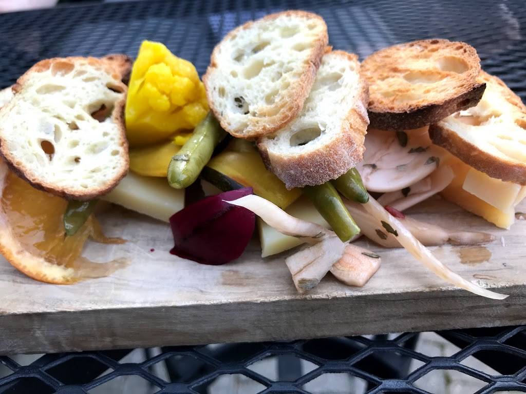 Flatiron Bar & Diner | restaurant | 129 E Nationwide Blvd, Columbus, OH 43215, USA | 6144610033 OR +1 614-461-0033