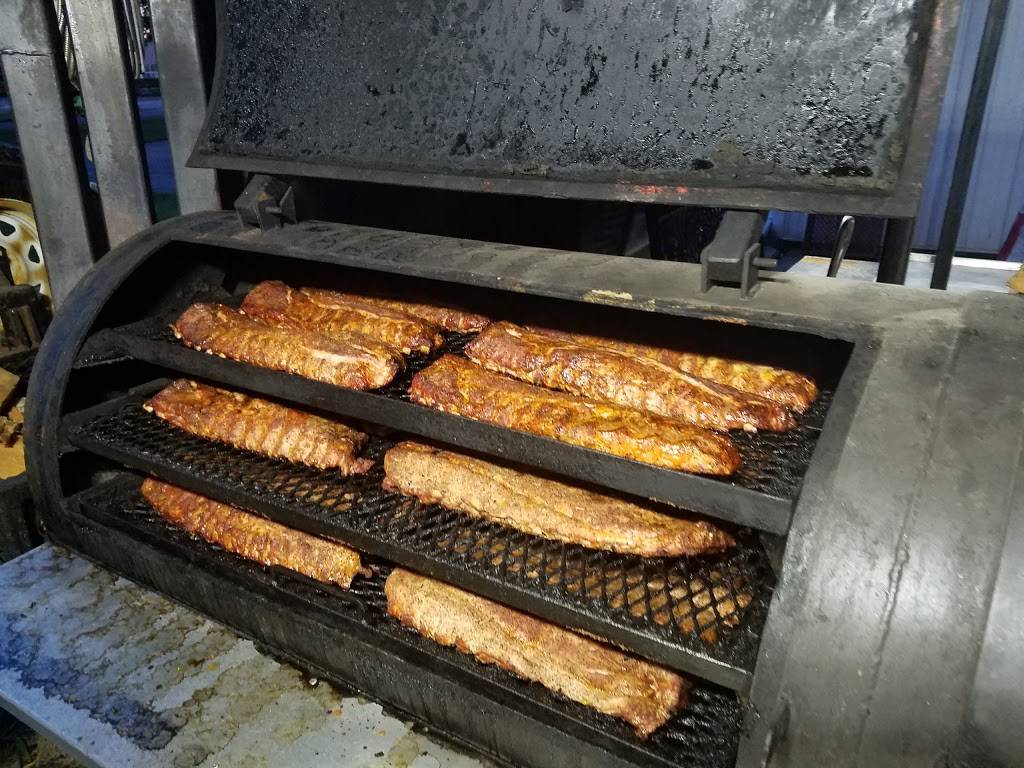 Franks Backyard BBQ | restaurant | 9720 W 133rd Ave, Cedar Lake, IN 46303, USA | 2195521275 OR +1 219-552-1275