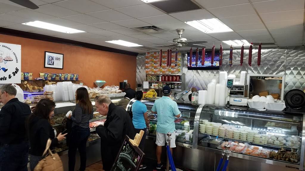 Mos Bagels & Deli | cafe | 2780 NE 187th St #2919, Miami, FL 33180, USA | 3059368555 OR +1 305-936-8555