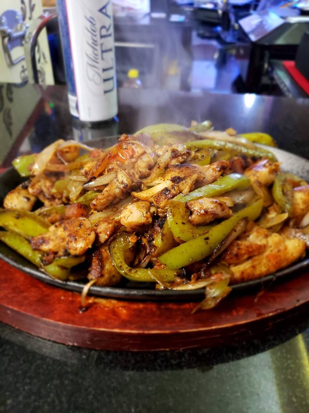 Los Compadres Bar And Grill | restaurant | 4126 Monterey Rd, San Jose, CA 95111, USA | 4083633664 OR +1 408-363-3664