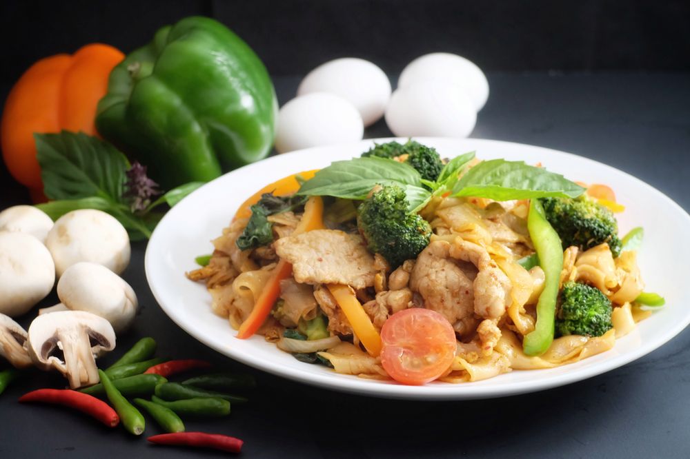 Thai Family Restaurant | restaurant | 21005 44th Ave W #101, Mountlake Terrace, WA 98043, USA | 4255827305 OR +1 425-582-7305