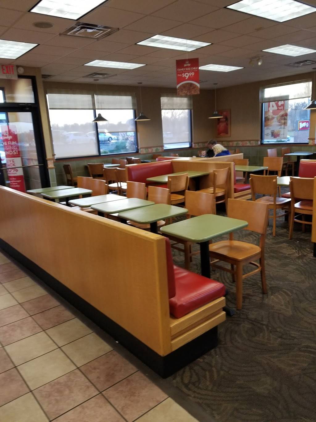 Wendys | restaurant | 2760 Muegge Rd, St Charles, MO 63303, USA | 6364475946 OR +1 636-447-5946