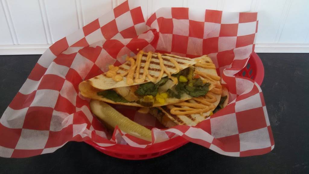 Sluggers Deli | restaurant | 140 Whiteville Town Ctr, Whiteville, NC 28472, USA | 9109146055 OR +1 910-914-6055