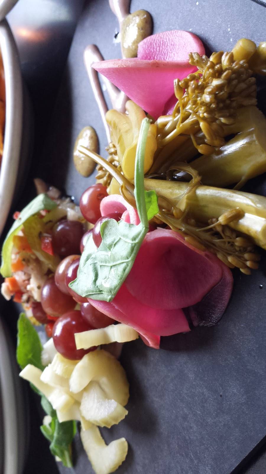 The Sample Room | restaurant | 2124 Marshall St NE, Minneapolis, MN 55418, USA | 6127890333 OR +1 612-789-0333