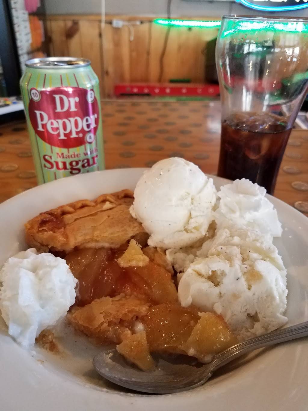 Parshall Inn | restaurant | 146 1st St, Parshall, CO 80468, USA | 9707253476 OR +1 970-725-3476