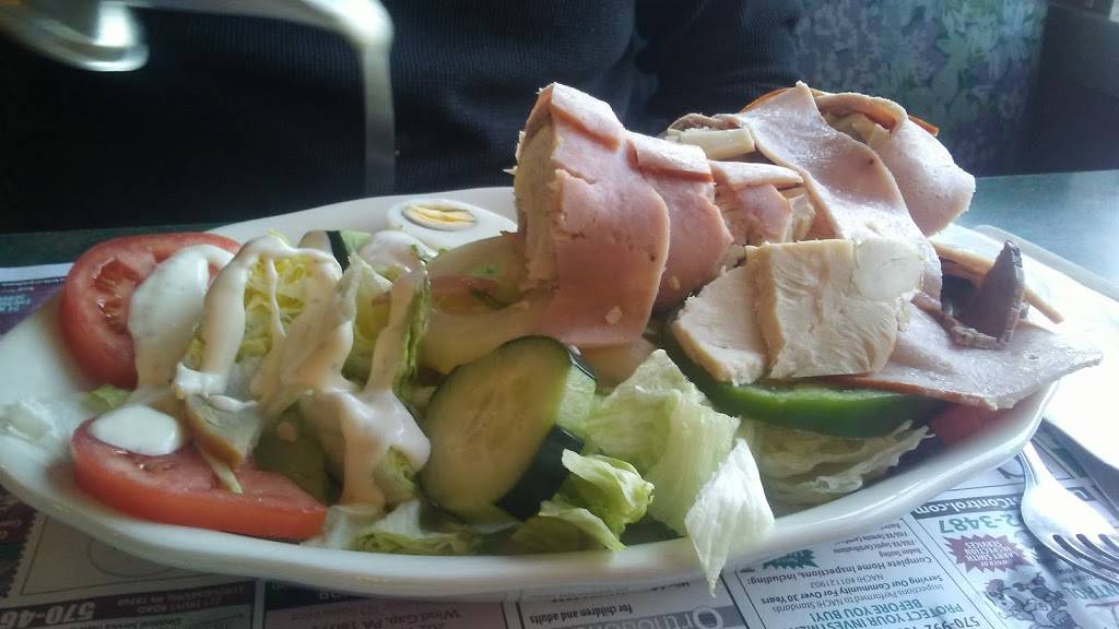Chestnut Hill Diner | restaurant | RR 209, Brodheadsville, PA 18322, USA | 5709923222 OR +1 570-992-3222
