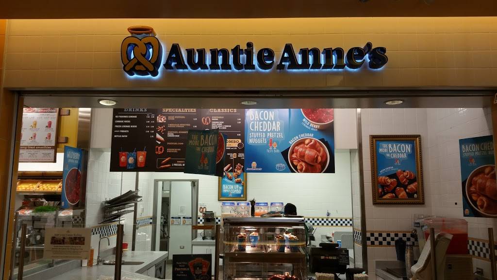 Auntie Annes Pretzels | cafe | 700 E Grand Ave, Chicago, IL 60611, USA | 3128361093 OR +1 312-836-1093