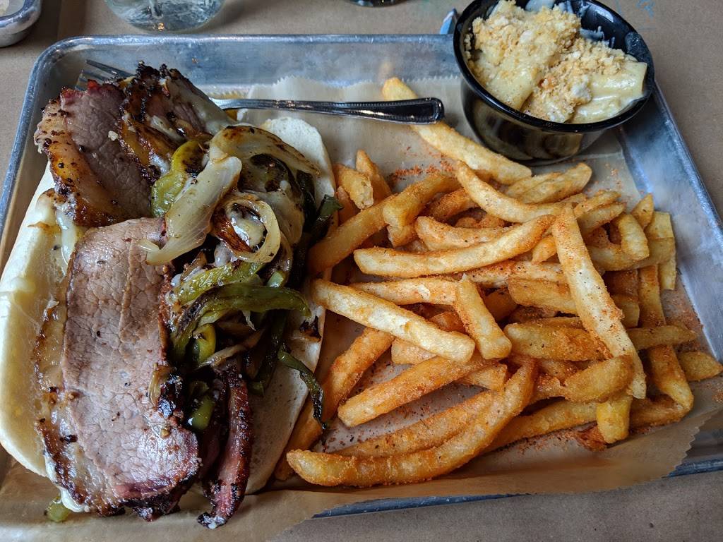 Hendricks BBQ | restaurant | 1200 S Main St, St Charles, MO 63301, USA | 6367248600 OR +1 636-724-8600