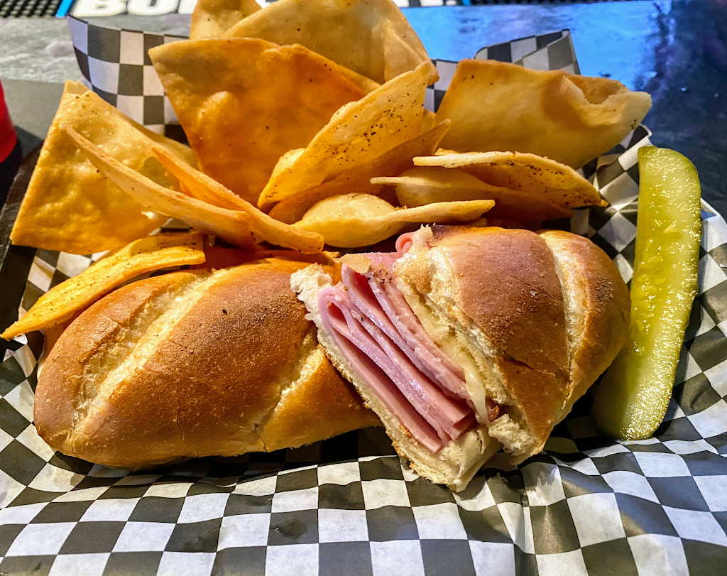 Neighborhood Bar and Grill | restaurant | 3964 Lockport Rd, Niagara Falls, NY 14305, USA | 7163712203 OR +1 716-371-2203