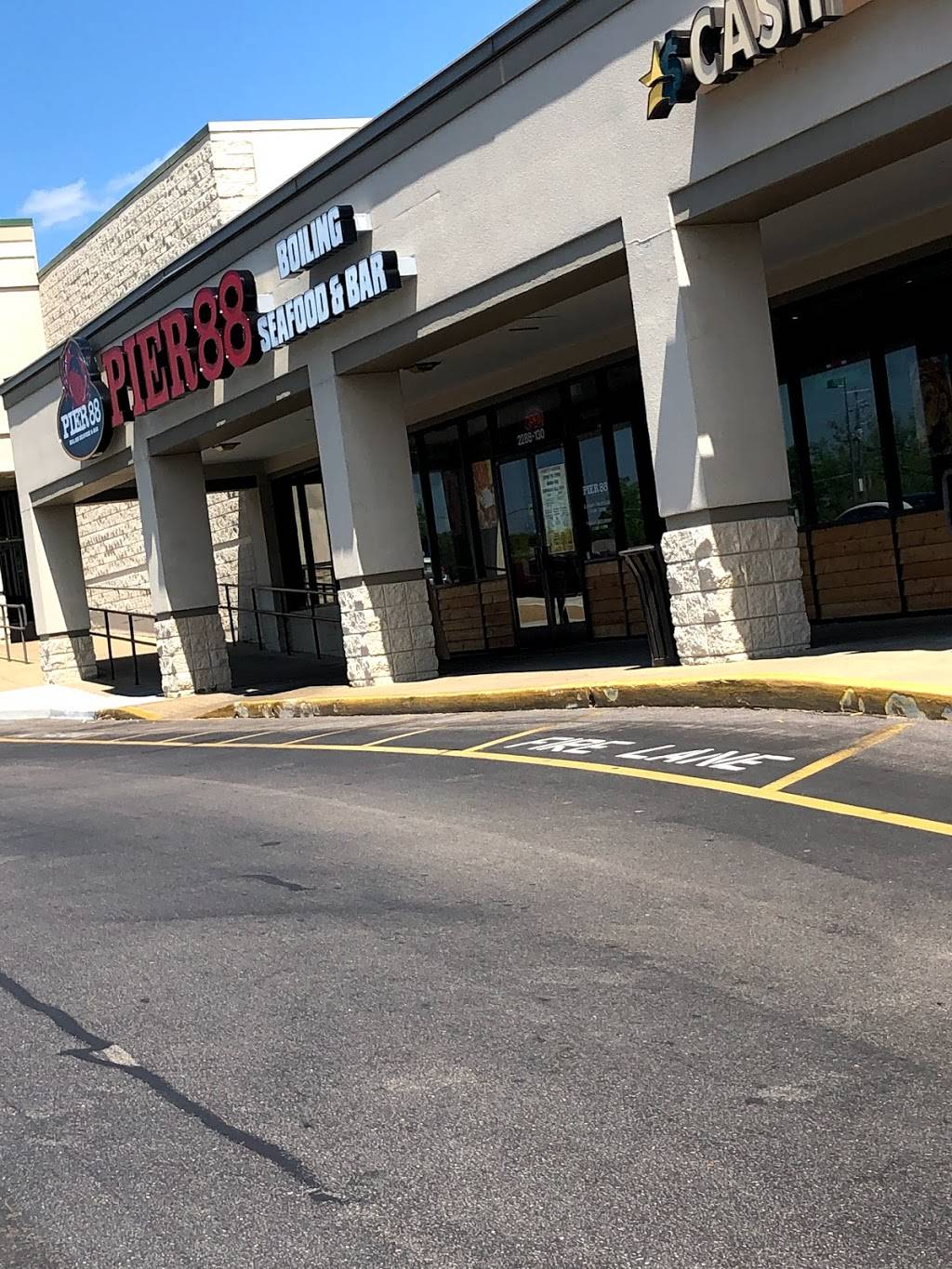 Pier 88 Boiling Seafood & Bar | restaurant | 2288 Gunbarrel Rd #130, Chattanooga, TN 37421, USA | 4234683683 OR +1 423-468-3683