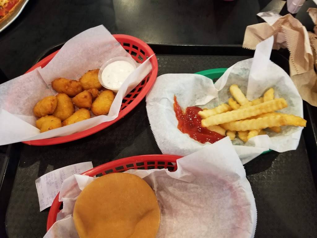 Cutters | restaurant | 239 Carlyle Ave, Belleville, IL 62221, USA | 6182357642 OR +1 618-235-7642