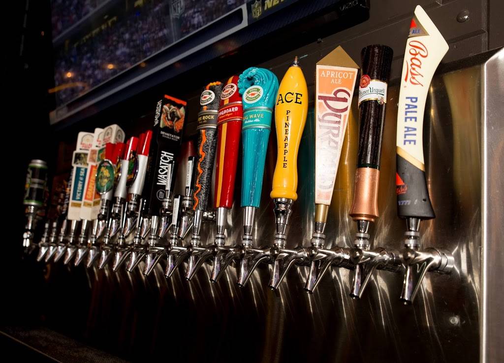 PKWY Tavern Marks | restaurant | 445 Marks St #6669, Henderson, NV 89014, USA | 7025863557 OR +1 702-586-3557