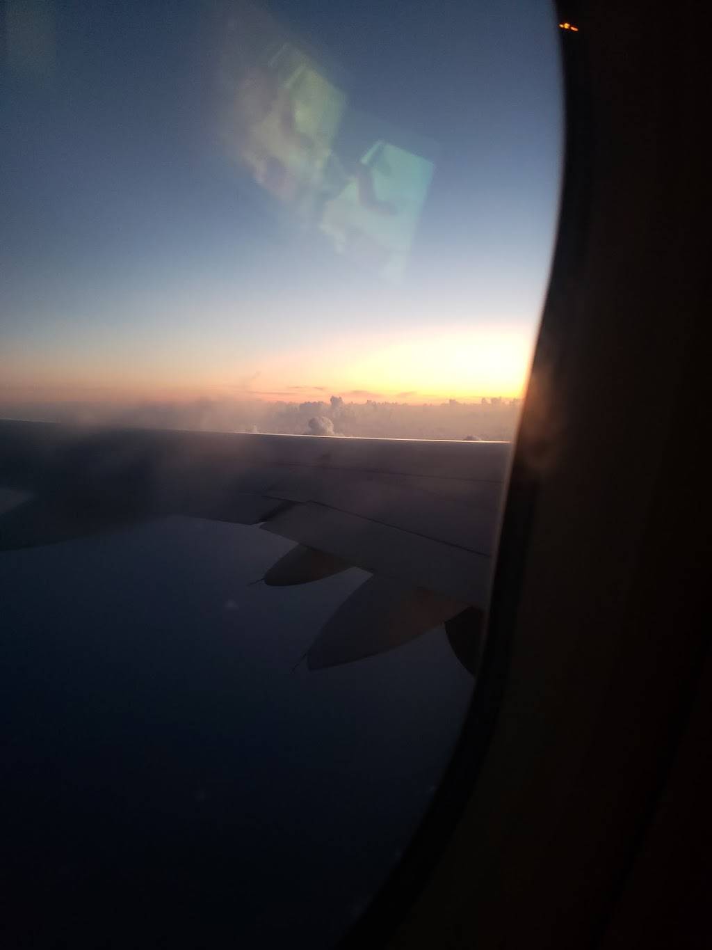 Revive Bar | restaurant | LaGuardia Rd, East Elmhurst, NY 11371, USA | 7185333400 OR +1 718-533-3400