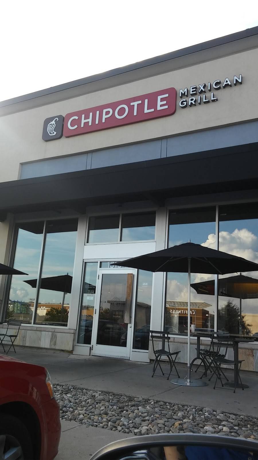 Chipotle Mexican Grill | restaurant | 1319 Boston Post Rd Spc 4B, Milford, CT 06460, USA | 2038771530 OR +1 203-877-1530