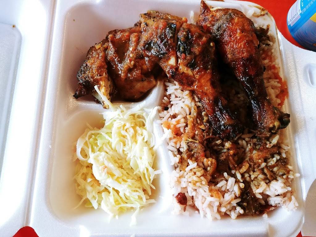 Potluck | restaurant | 21 Dundas St E, Mississauga, ON L5A 1V9, Canada | 9055665555 OR +1 905-566-5555