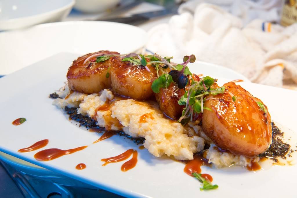 Hook & Hoof New American Kitchen and Cocktail | restaurant | 4125 Erie St, Willoughby, OH 44094, USA | 4405715312 OR +1 440-571-5312