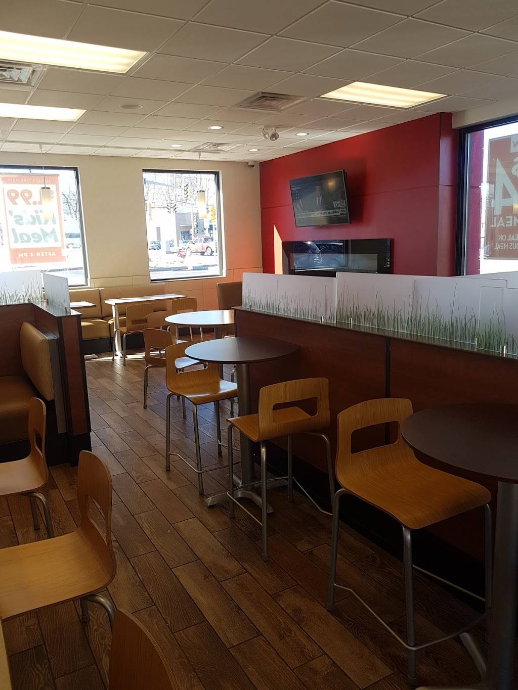 Wendys | restaurant | 303 Montvale Ave, Woburn, MA 01801, USA | 7819370821 OR +1 781-937-0821
