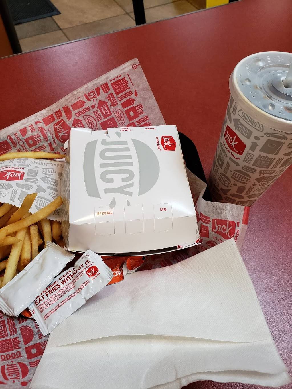 Jack in the Box | restaurant | 316 W Foothill Blvd, Rialto, CA 92376, USA | 9098750890 OR +1 909-875-0890