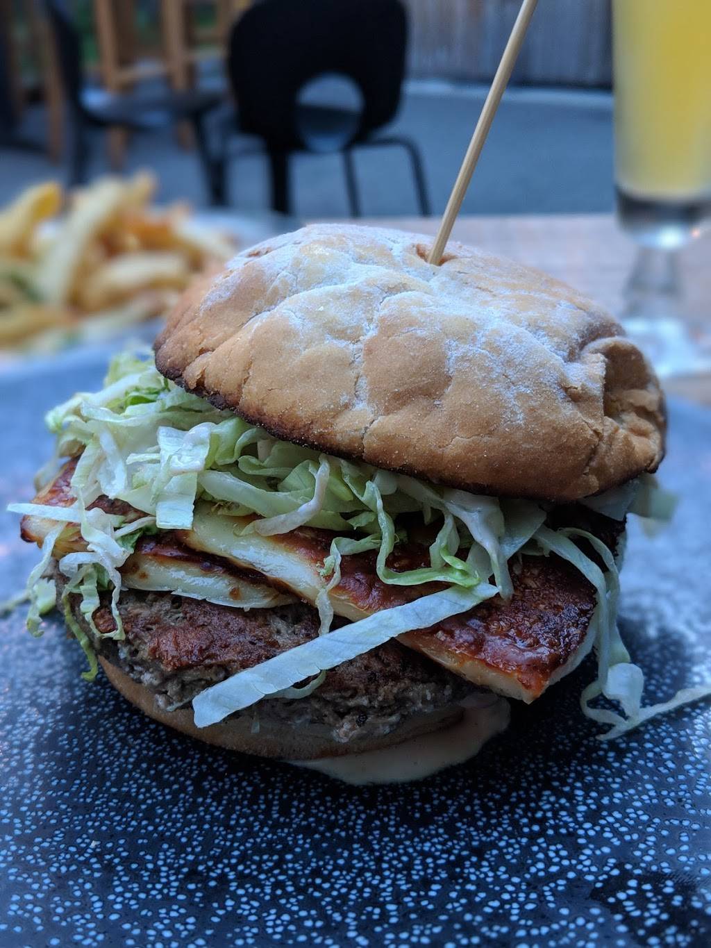 The Duck Inn | restaurant | 2701 S Eleanor St, Chicago, IL 60608, USA | 3127248811 OR +1 312-724-8811