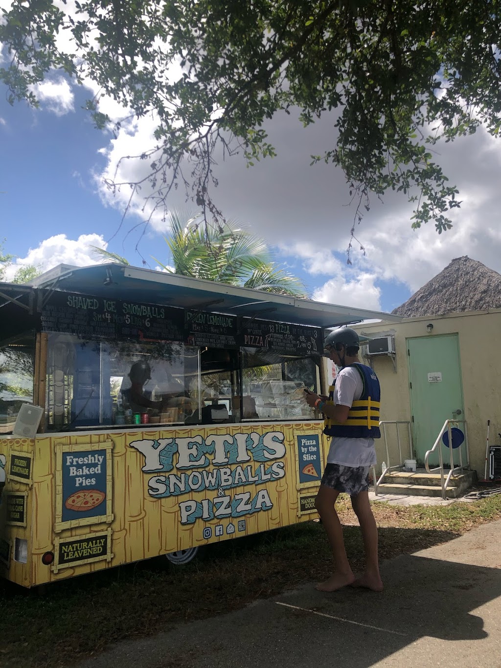 Yetis Snowballs and Pizza (Mobile) | meal delivery | 401 E 65th St, Hialeah, FL 33013, USA | 7868134216 OR +1 786-813-4216