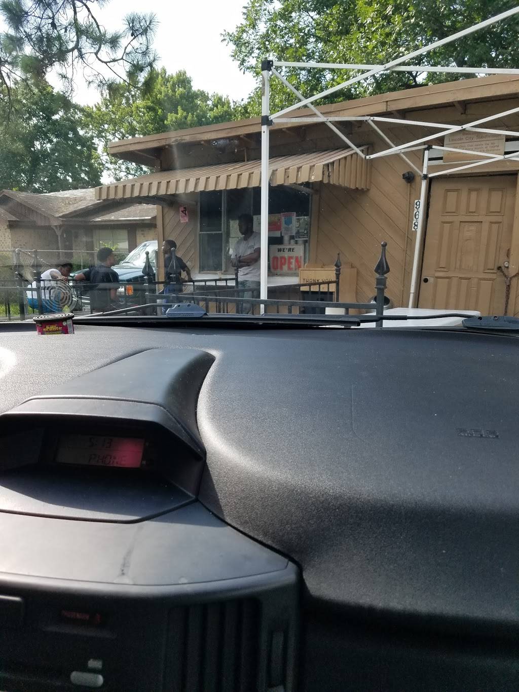 Pee Wees Snack Shack | meal takeaway | 968 Grenshaw St, Houston, TX 77088, USA | 2814459677 OR +1 281-445-9677