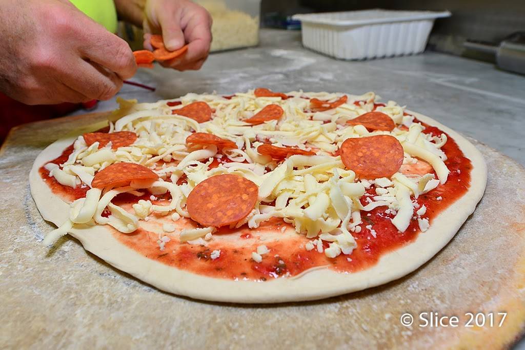 Piccolos Pizza & Liquors | restaurant | 913 Main St, Paterson, NJ 07503, USA | 9737424608 OR +1 973-742-4608