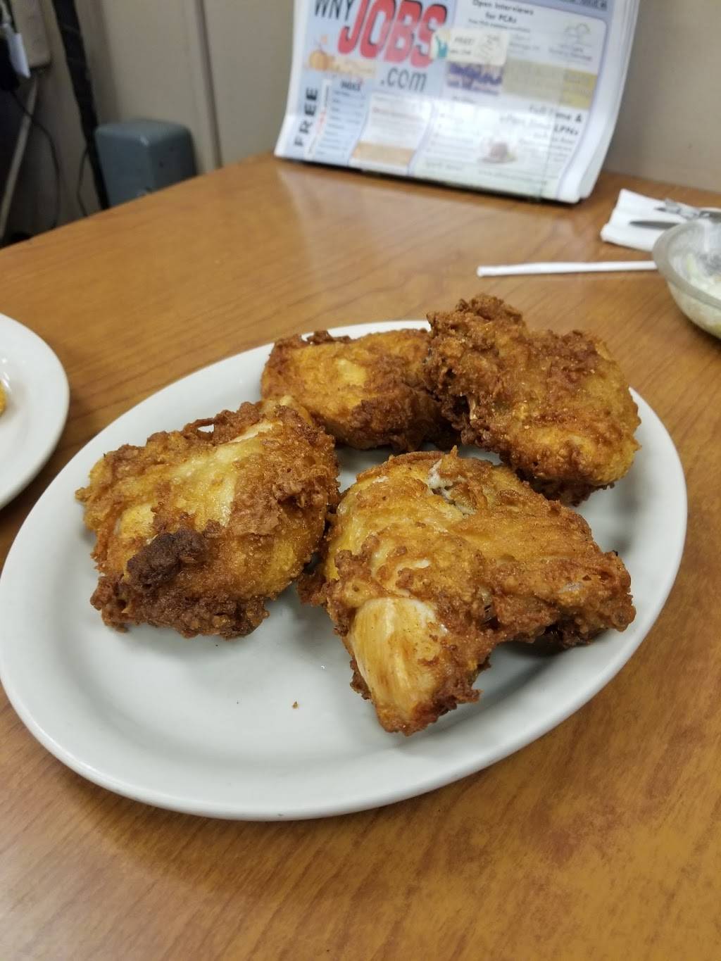 La Ports Pine Restaurant | restaurant | 48 Pine St, Lockport, NY 14094, USA | 7164339756 OR +1 716-433-9756