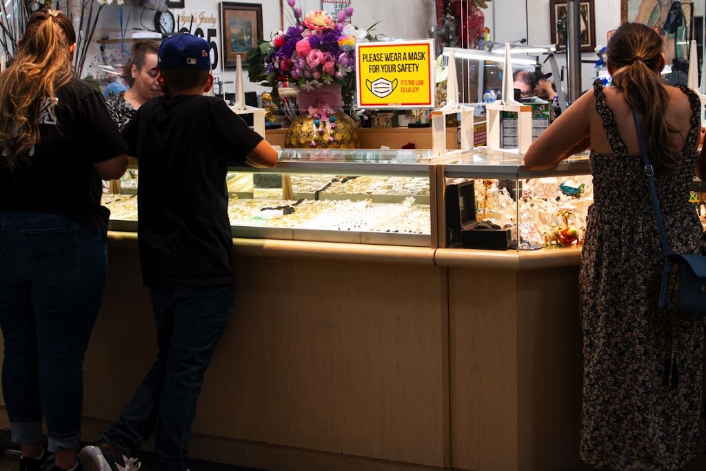 Swap Meet Plaza Americana | shopping mall | 6200 Wilmington Ave, Los Angeles, CA 90001, USA | 3109201078 OR +1 310-920-1078