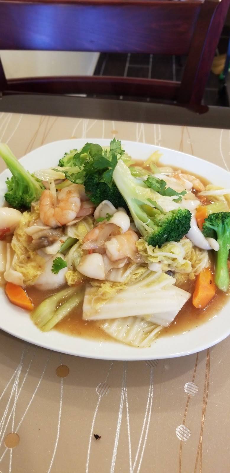 Viet Fortune | restaurant | 2701 Neabsco Common Pl #142, Woodbridge, VA 22191, USA | 5715523753 OR +1 571-552-3753