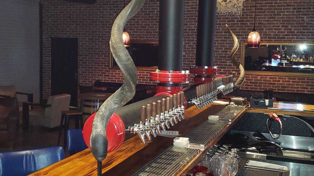 Redfields Tavern | restaurant | 2213 Butler St, Dallas, TX 75235, USA | 2144772100 OR +1 214-477-2100