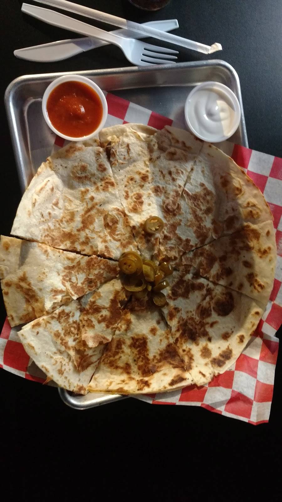 Bernardo’s Burritos | restaurant | 215 E 4th St, Des Moines, IA 50309, USA | 5152441555 OR +1 515-244-1555