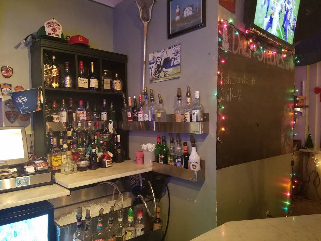 Off the Hook Bar & Grill | restaurant | 170 Ferry Blvd, Stratford, CT 06615, USA | 2036901777 OR +1 203-690-1777