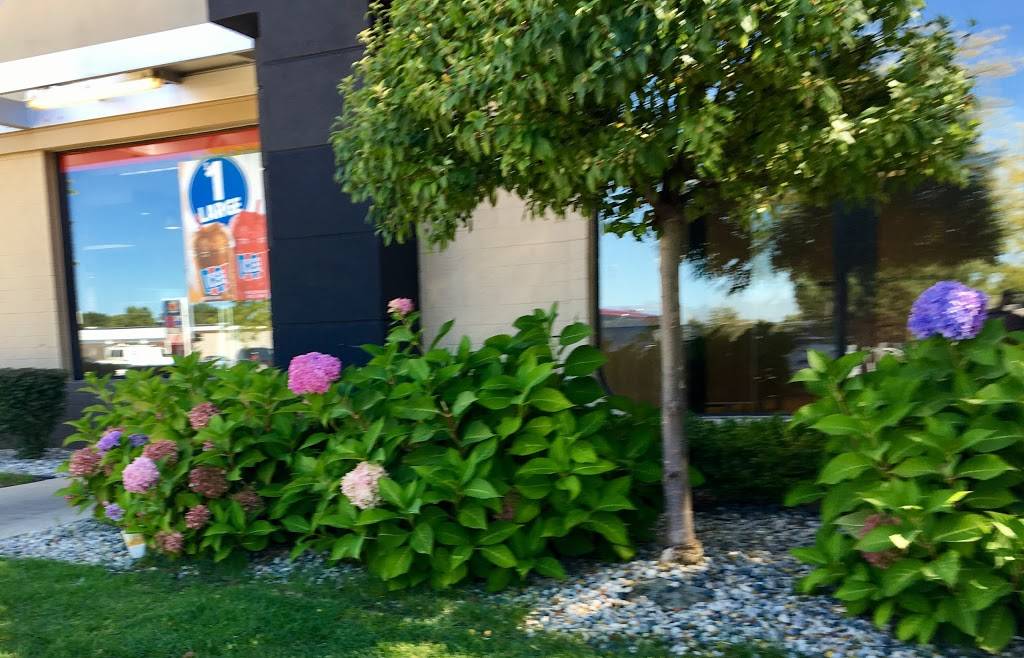 Burger King | restaurant | 2378 North Kollen Park Dr, Holland, MI 49424, USA | 6164940642 OR +1 616-494-0642