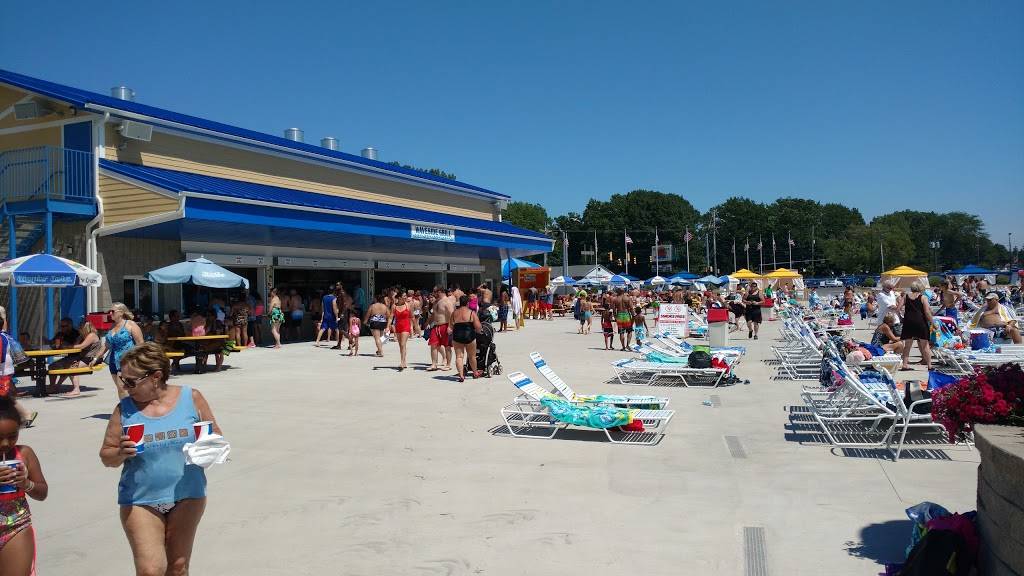 Waveside Grill | restaurant | 410-420 Peninsula Dr, Erie, PA 16505, USA | 8148383591 OR +1 814-838-3591