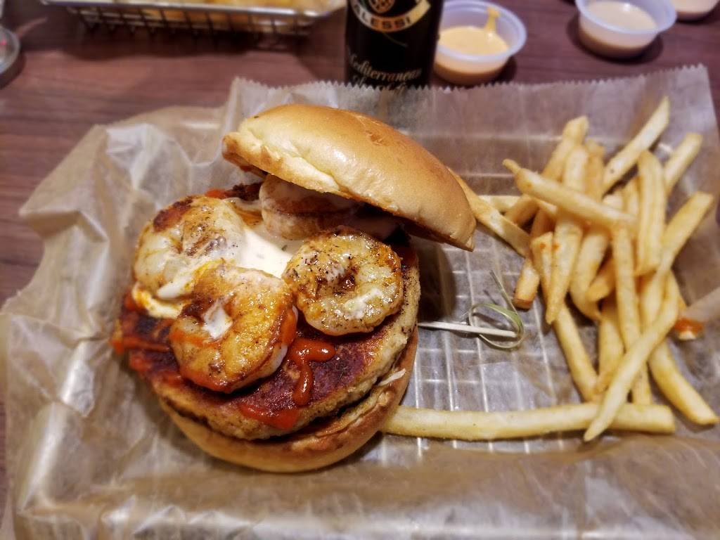 Burger 21 | restaurant | 43800 Central Station Dr #100, Ashburn, VA 20147, USA | 7037260112 OR +1 703-726-0112