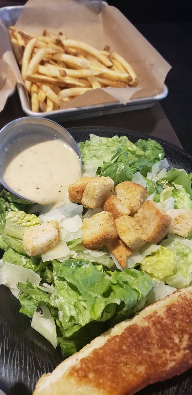 Buffalo Wild Wings | meal takeaway | 2860 Cumberland Mall Ste. 1630, Atlanta, GA 30339, USA | 7704354275 OR +1 770-435-4275